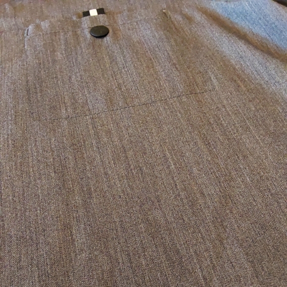 🌺 Like New Beyond Scrubs Gray Scrub Set - Picture 5 of 15